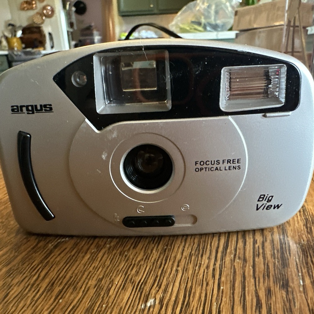 Argus FF235 35mm Film camera focus free optical lenswitb red eye reduction